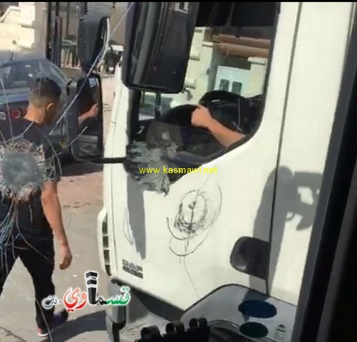 كفرقاسم - فيديو : الشرطة تعتقل سائق شاحنة من قلنسوة قام بإرهاب وارعاب طلاب المدرسة خلال تحطيمه لزجاج حافلة عمومية 